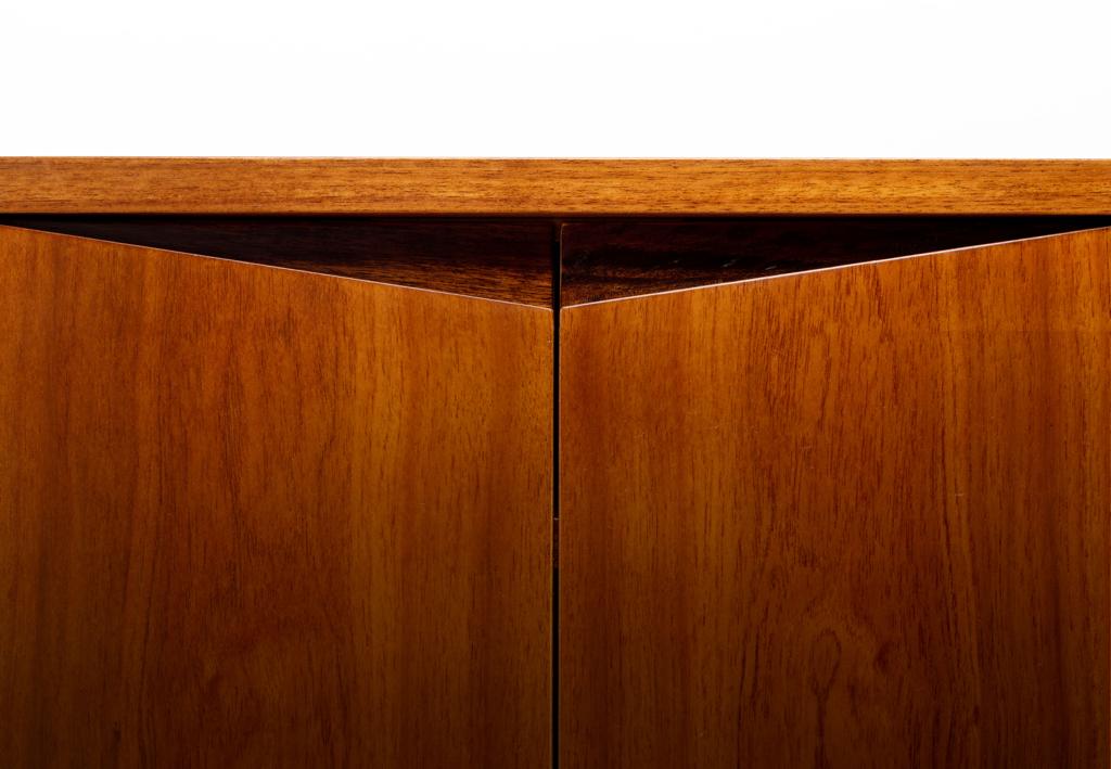 VIALONE Sideboard